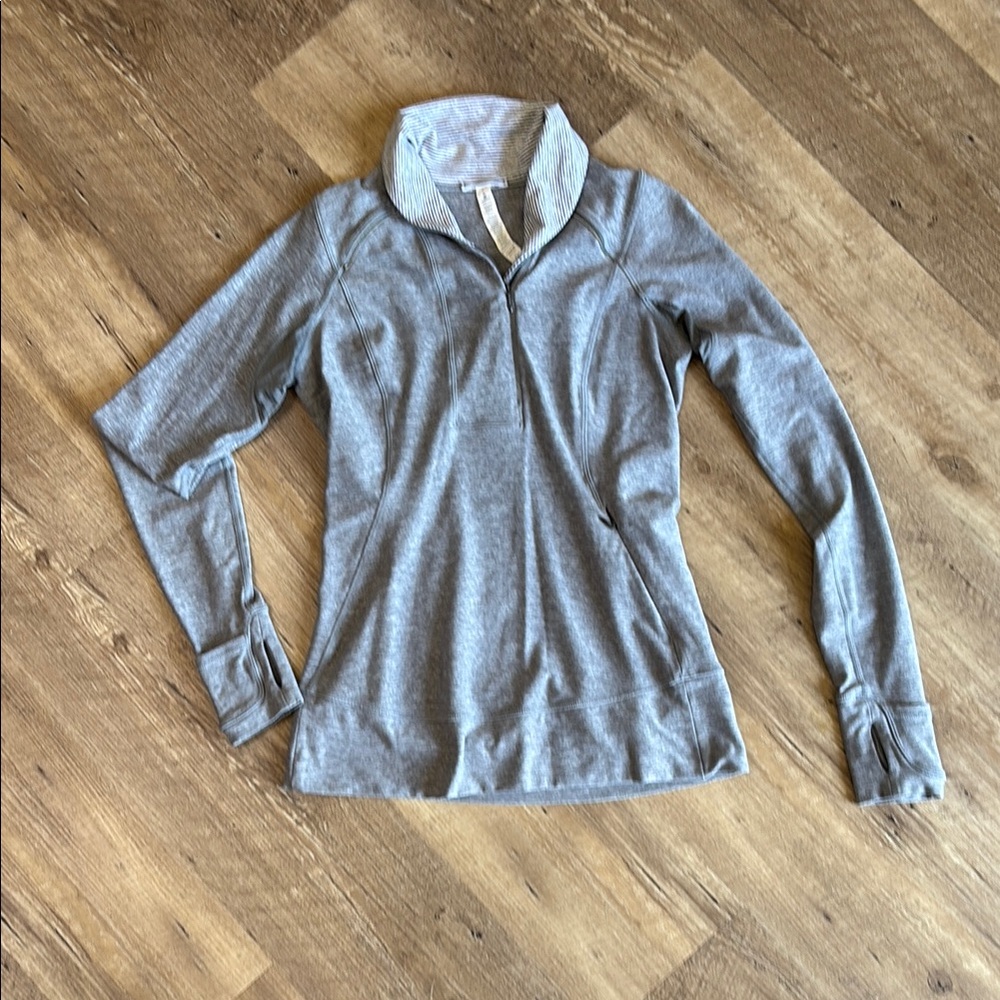 Lululemon size 6 like new condition 3-4 zip pull over